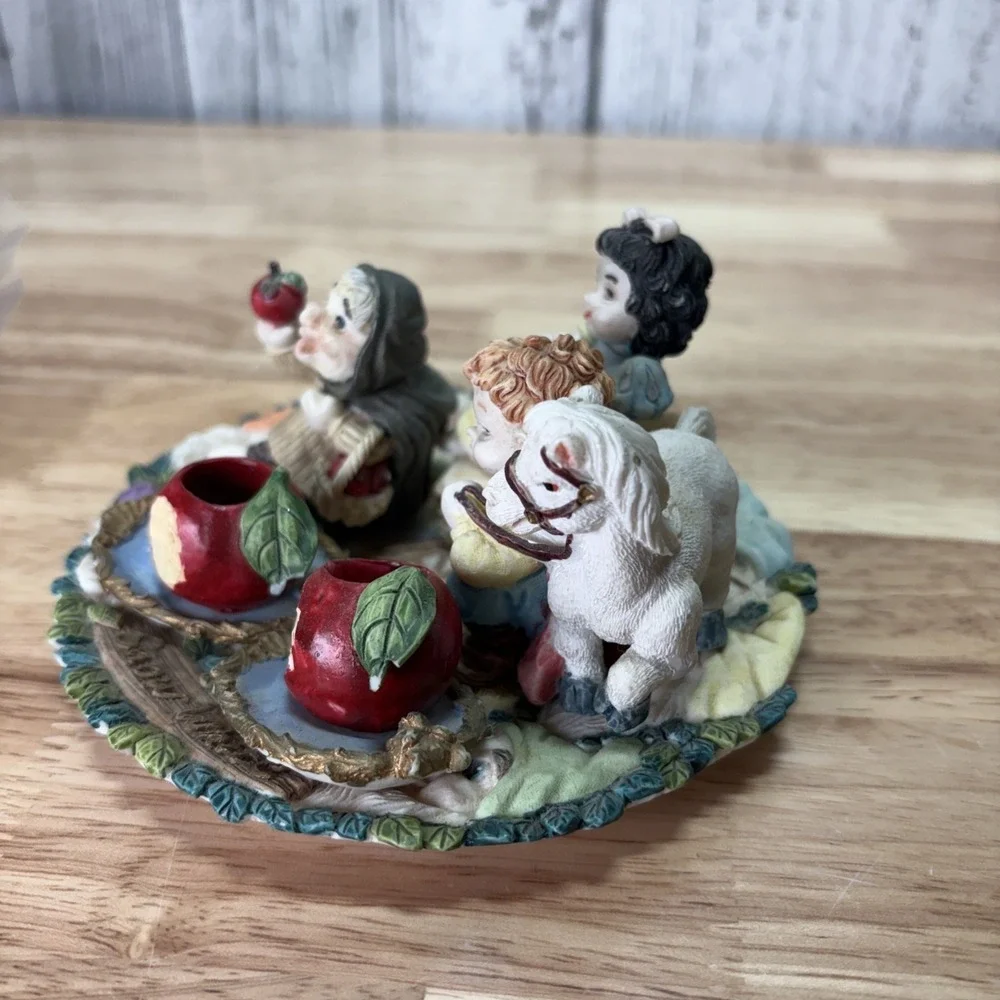 1996 Popular Imports Snow White Mini Tea Set